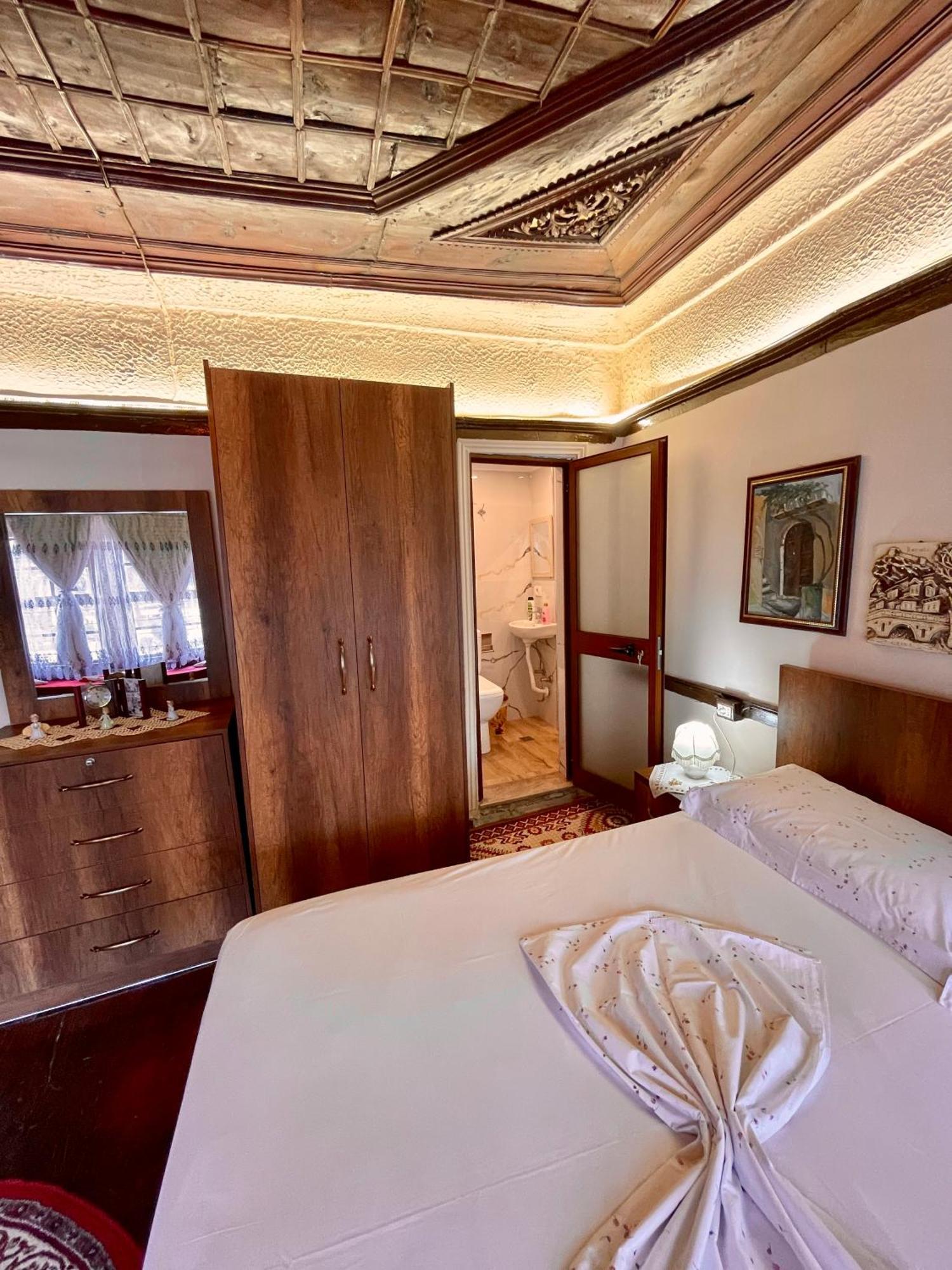 Restaurant & Guest House Semani Берат Экстерьер фото