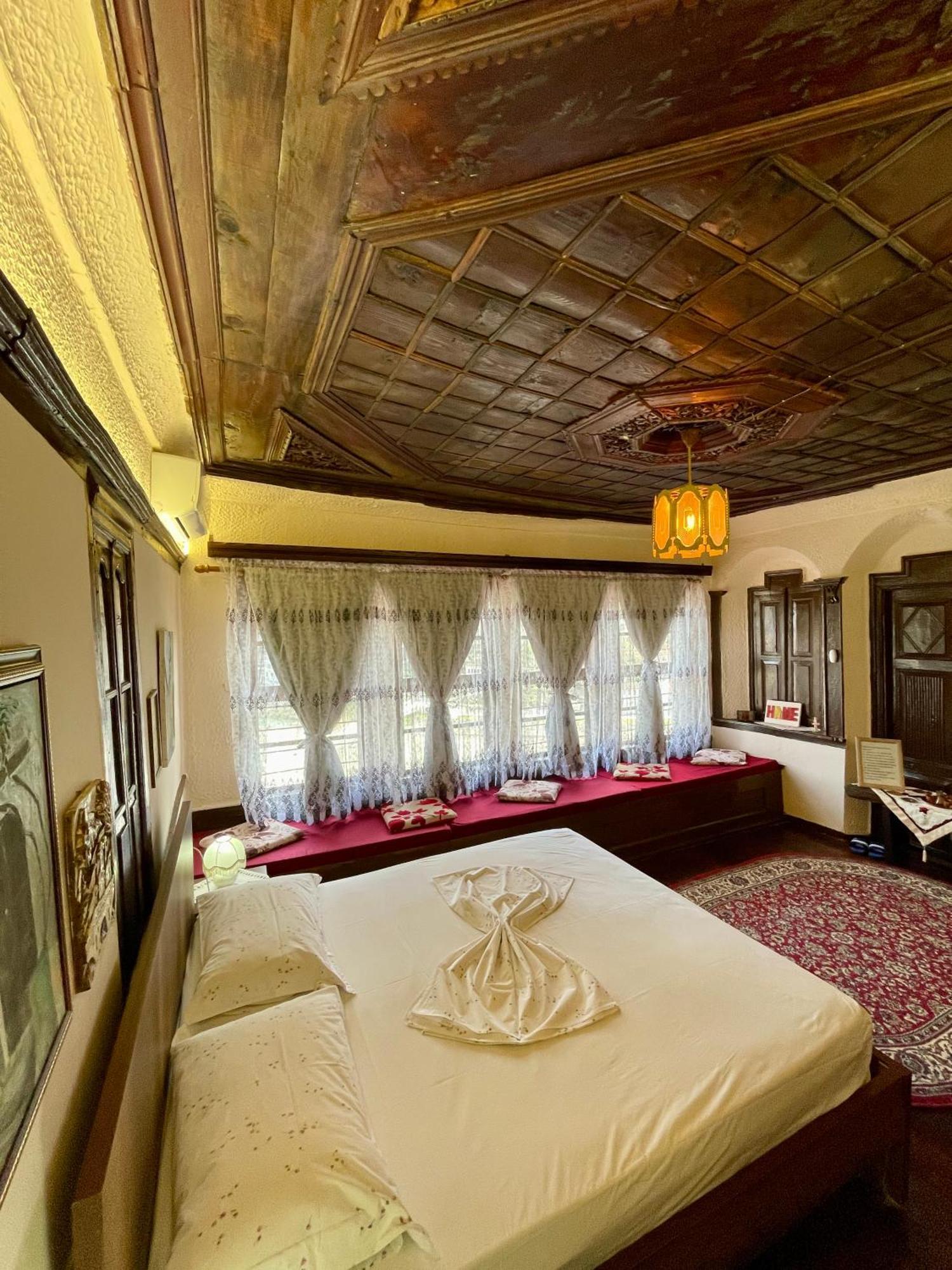 Restaurant & Guest House Semani Берат Экстерьер фото