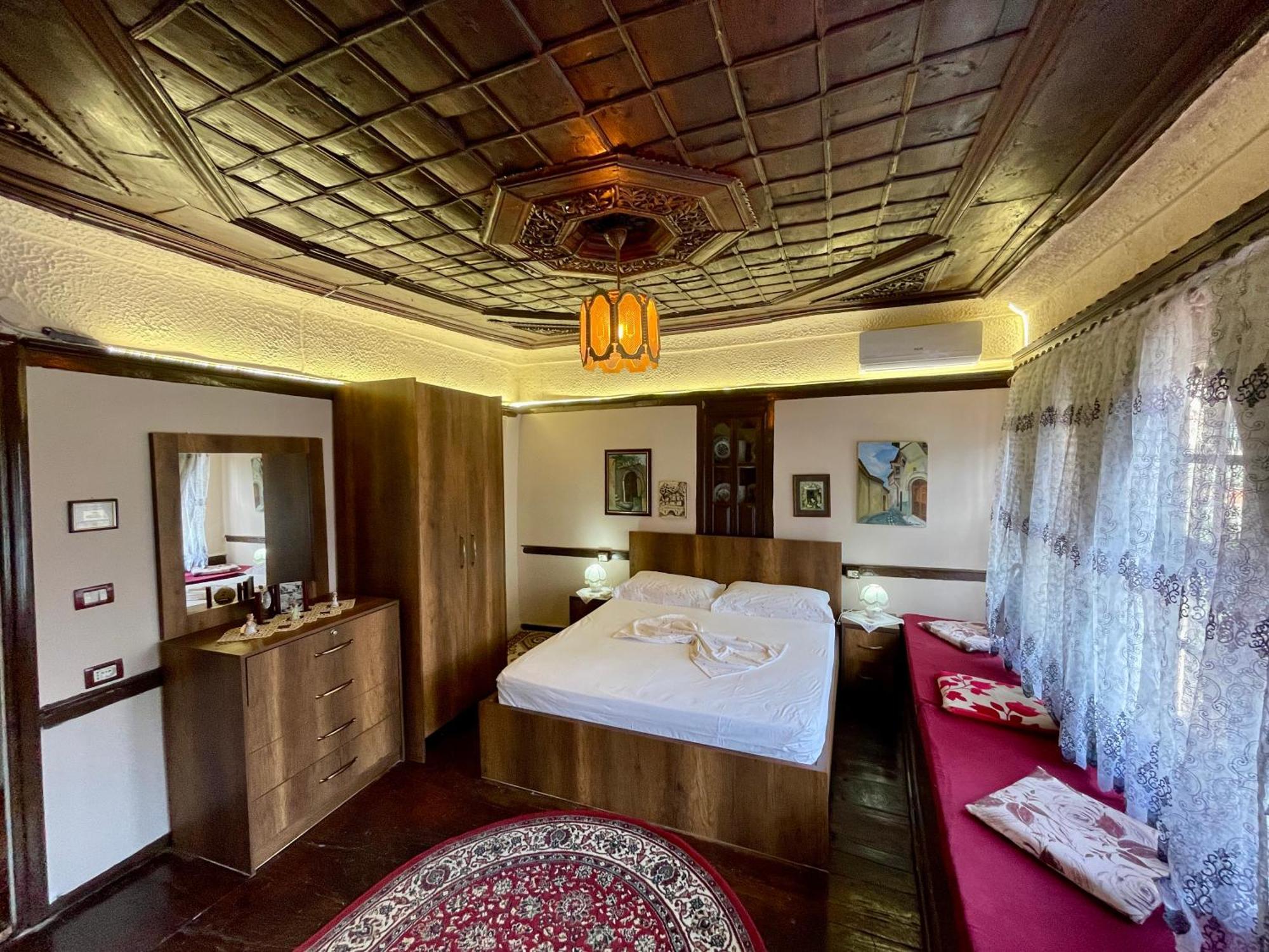 Restaurant & Guest House Semani Берат Экстерьер фото