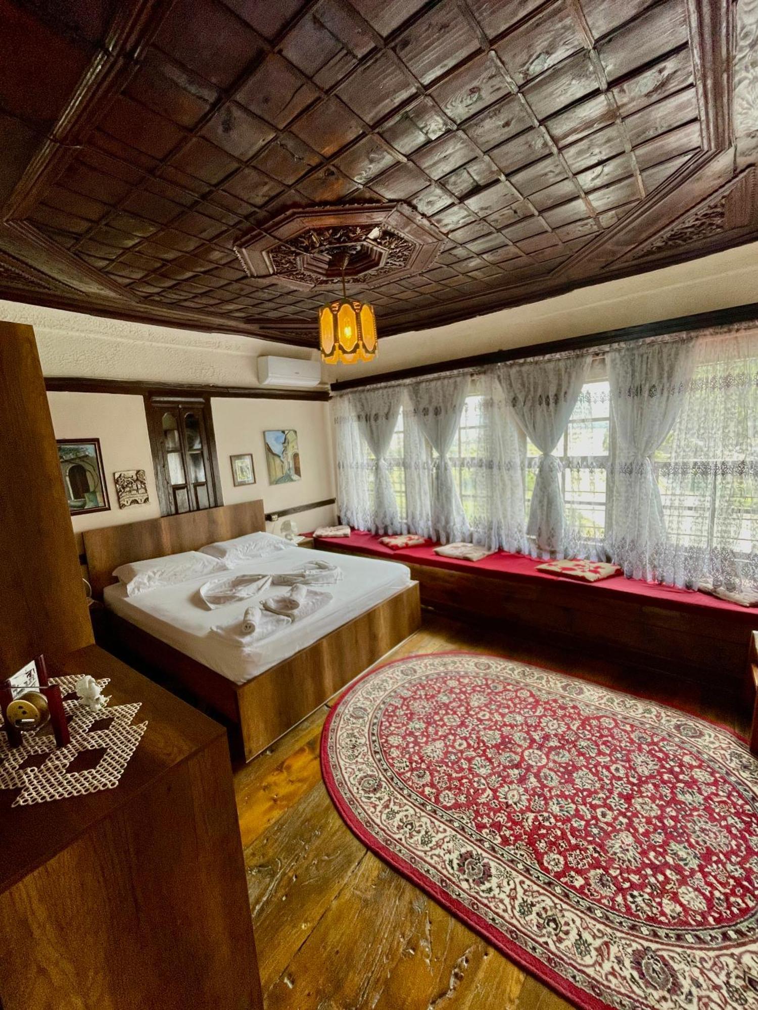 Restaurant & Guest House Semani Берат Экстерьер фото