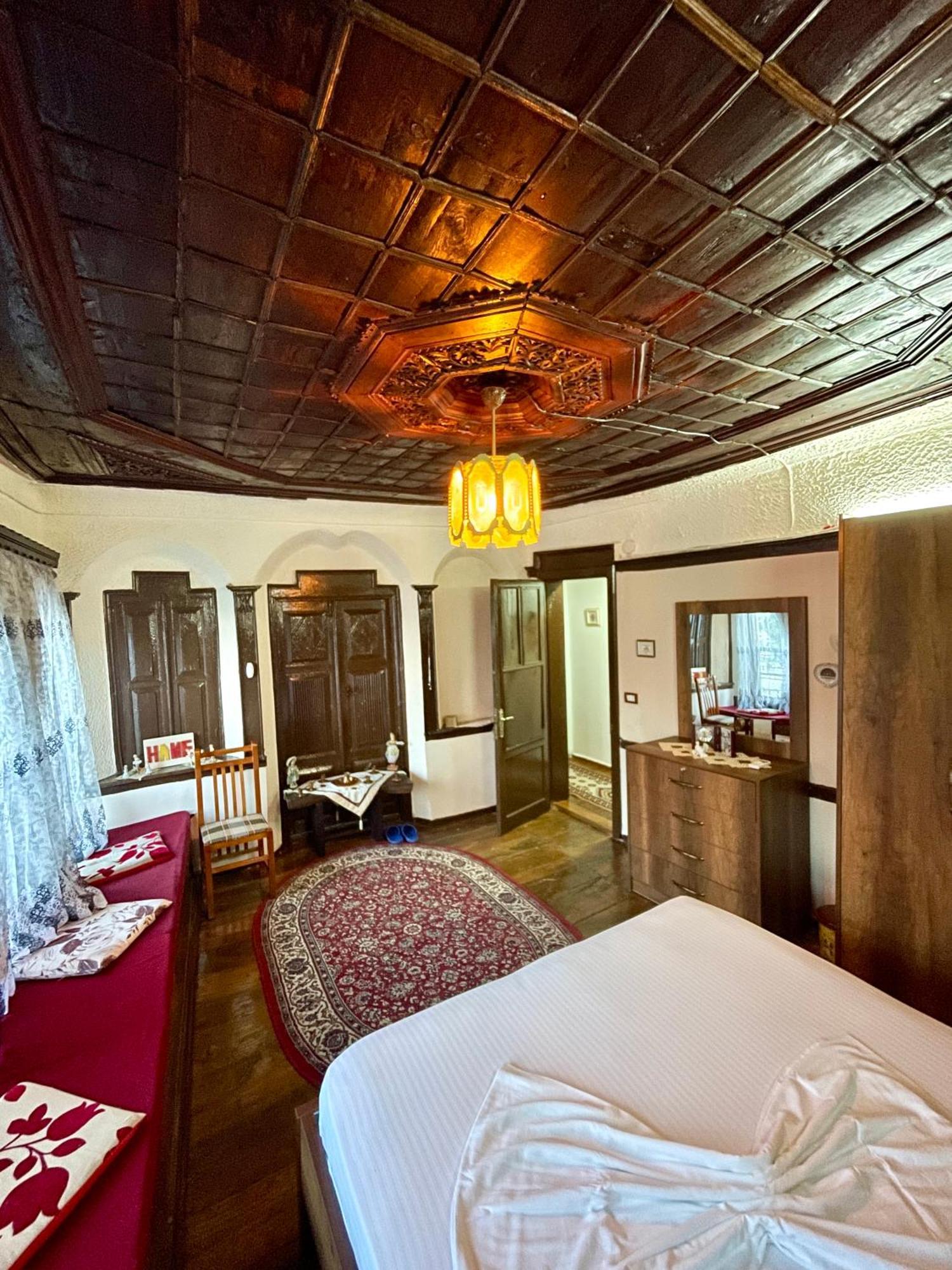 Restaurant & Guest House Semani Берат Экстерьер фото