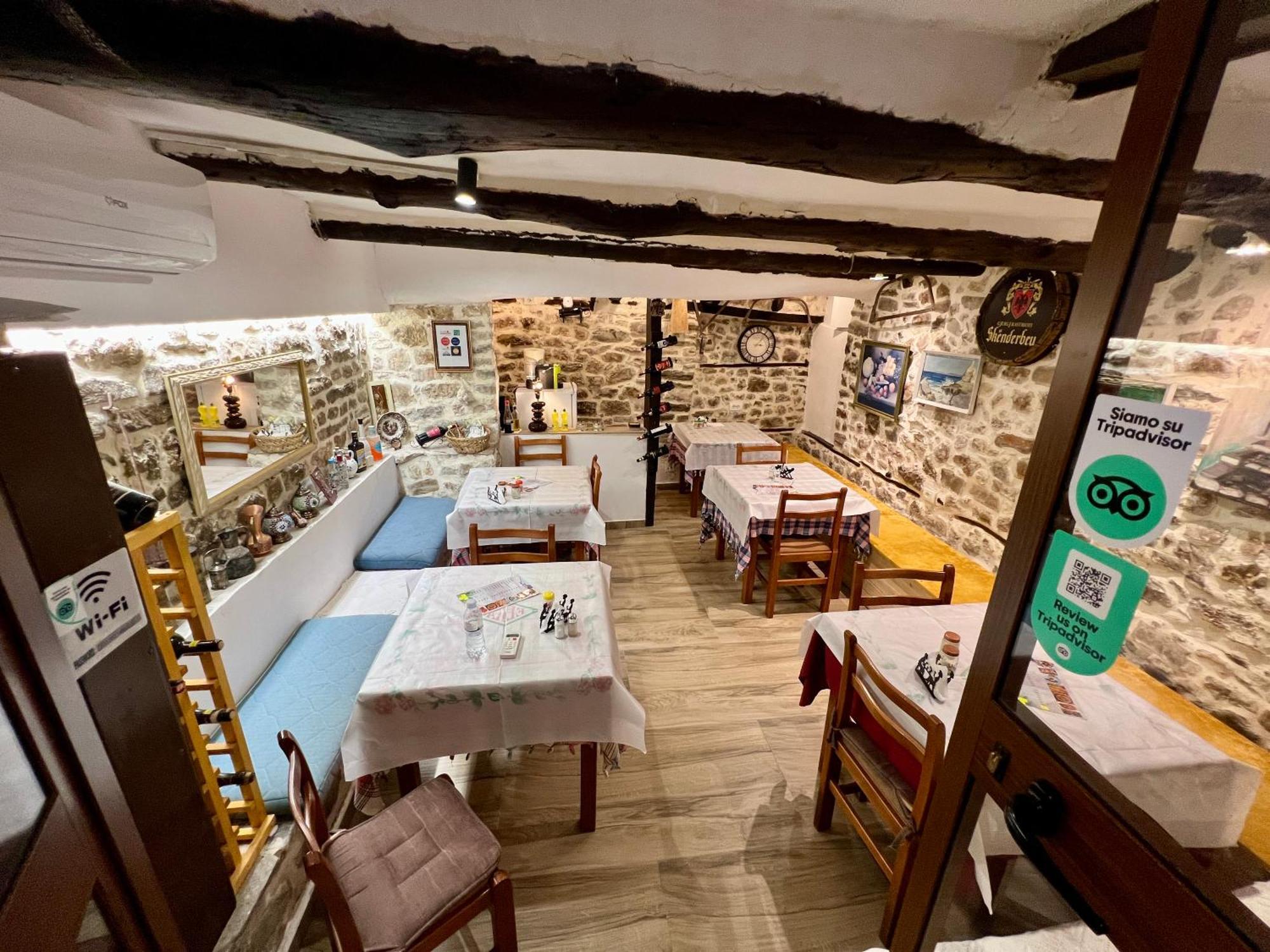 Restaurant & Guest House Semani Берат Экстерьер фото